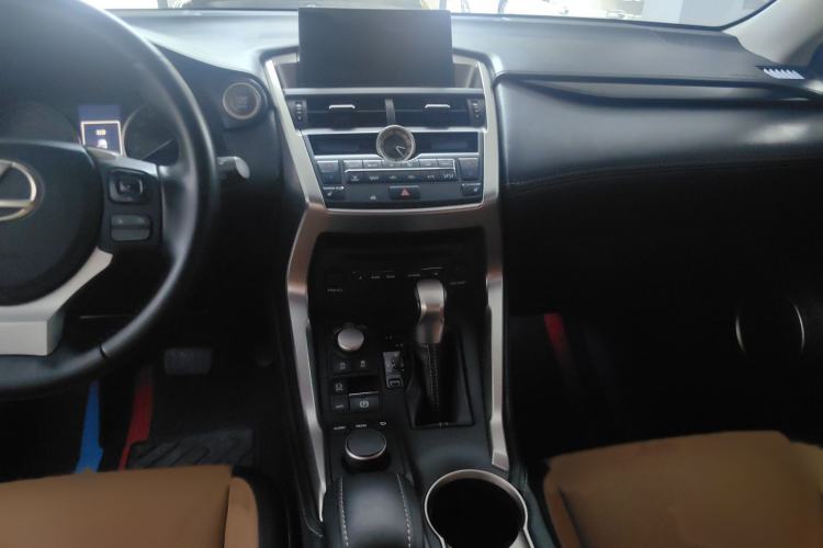 Used Lexus NX 2016 200 All-Wheel Drive FENGSHANG Version Interior 4