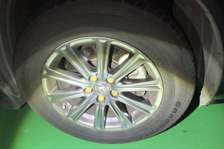 Used Lexus NX 2016 200 All-Wheel Drive FENGSHANG Version Right Front Wheel Hub