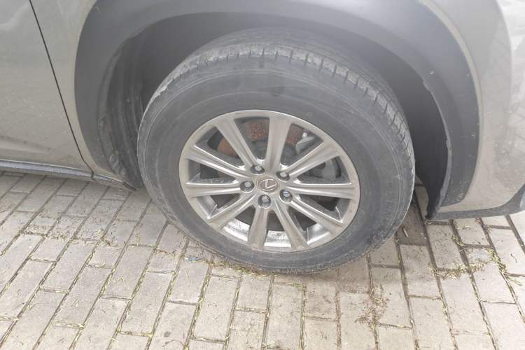 Used Lexus NX 2016 200 All-Wheel Drive FENGSHANG Version Right Front Wheel Hub
