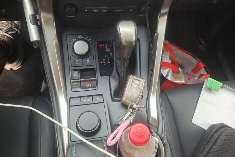 Used Lexus NX 2016 200 All-Wheel Drive FENGSHANG Version Gear Lever