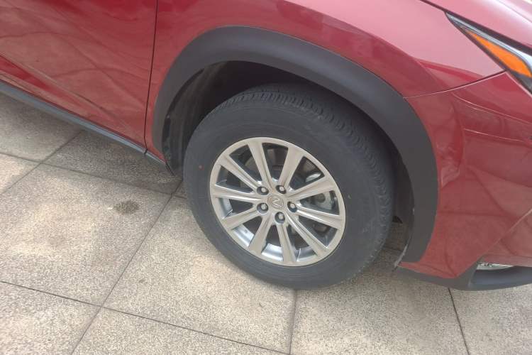 Used Lexus NX 2016 200 All-Wheel Drive FENGSHANG Version Right Front Wheel Hub