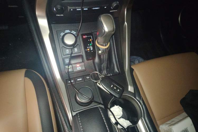 Used Lexus NX 2016 200 All-Wheel Drive FENGSHANG Version Gear Lever