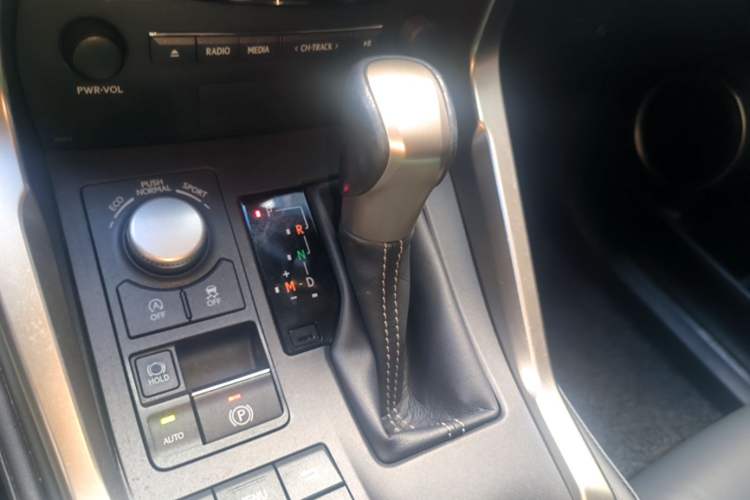 Used Lexus NX 2016 200 All-Wheel Drive FENGSHANG Version Gear Lever