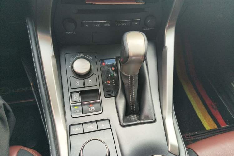 Used Lexus NX 2016 200 All-Wheel Drive FENGSHANG Version Gear Lever