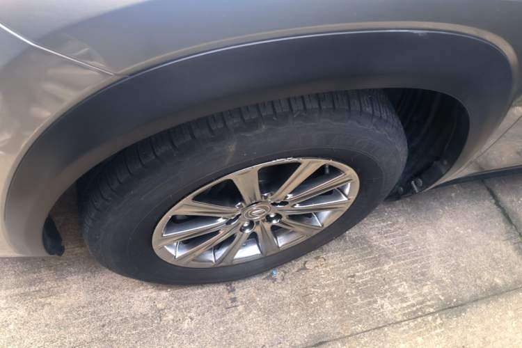 Used Lexus NX 2016 200 All-Wheel Drive FENGSHANG Version Left Front Wheel Hub