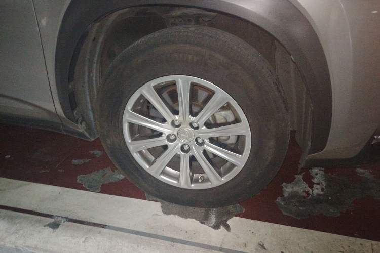Used Lexus NX 2016 200 All-Wheel Drive FENGSHANG Version Right Front Wheel Hub