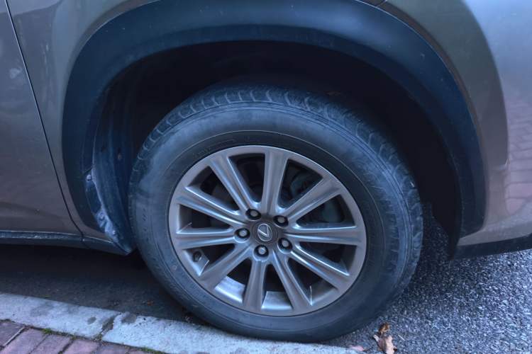 Used Lexus NX 2016 200 All-Wheel Drive FENGSHANG Version Right Front Wheel Hub