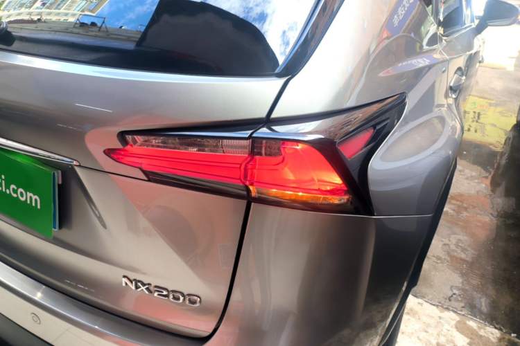 Used Lexus NX 2016 200 All-Wheel Drive FENGSHANG Version Right Rear Taillight