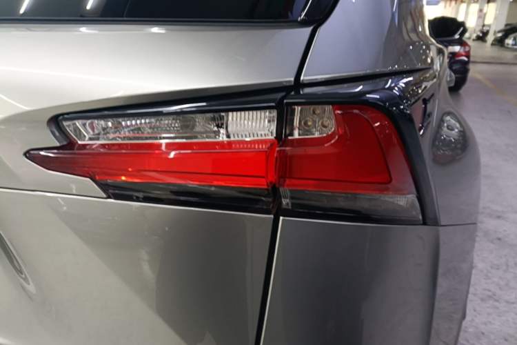 Used Lexus NX 2016 200 All-Wheel Drive FENGSHANG Version Right Rear Taillight