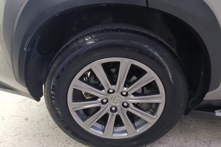 Used Lexus NX 2016 200 All-Wheel Drive FENGSHANG Version Right Rear Wheel Hub