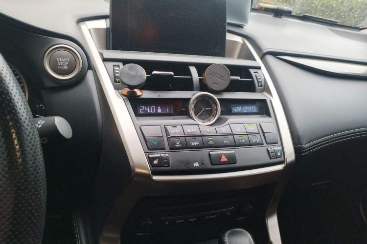 Used Lexus NX 2016 200 All-Wheel Drive FENGSHANG Version Audio And AC Panel