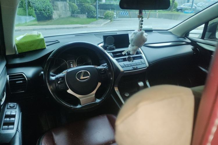 Used Lexus NX 2016 200 Special Limited Edition Center Console