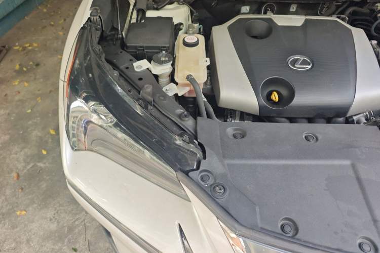 Used Lexus NX 2016 200 All-Wheel Drive FENGSHANG Version Engine Bay Right