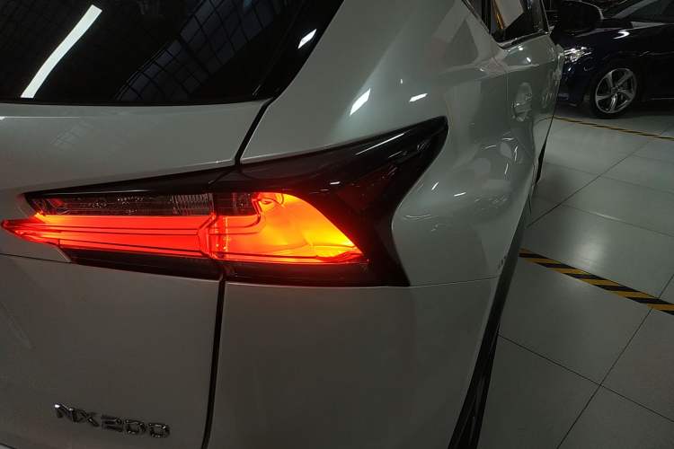 Used Lexus NX 2016 200 All-Wheel Drive FENGSHANG Version Exterior 3
