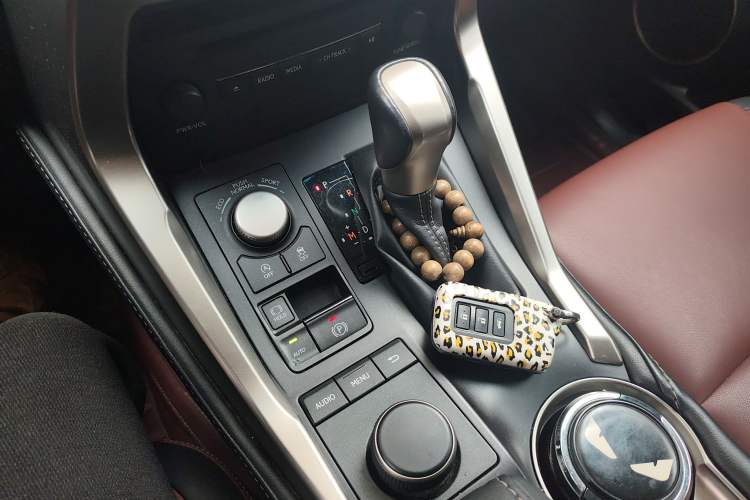 Used Lexus NX 2016 200 All-Wheel Drive FENGSHANG Version Gear Lever