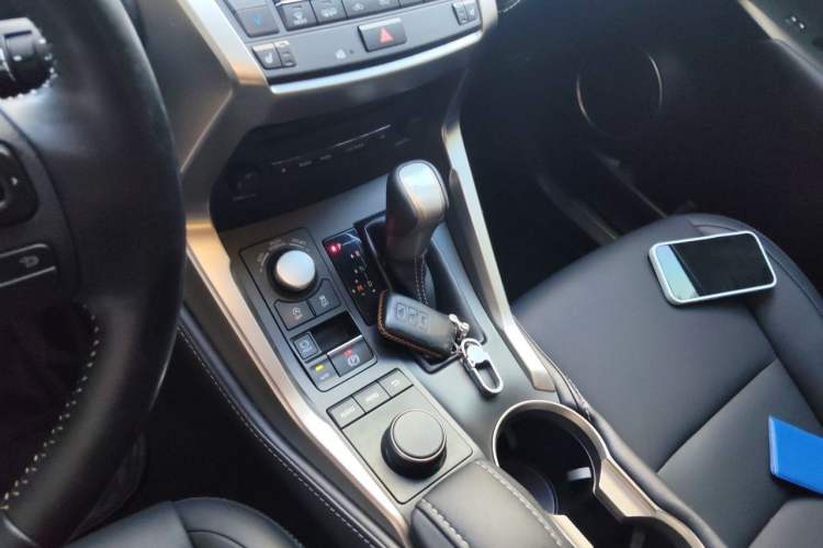 Used Lexus NX 2016 200 All-Wheel Drive FENGSHANG Version Gear Lever