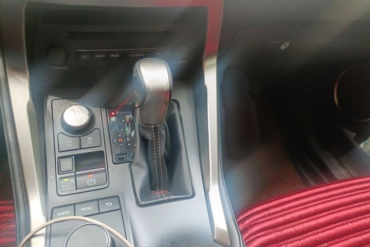 Used Lexus NX 2016 200 All-Wheel Drive FENGSHANG Version Gear Lever