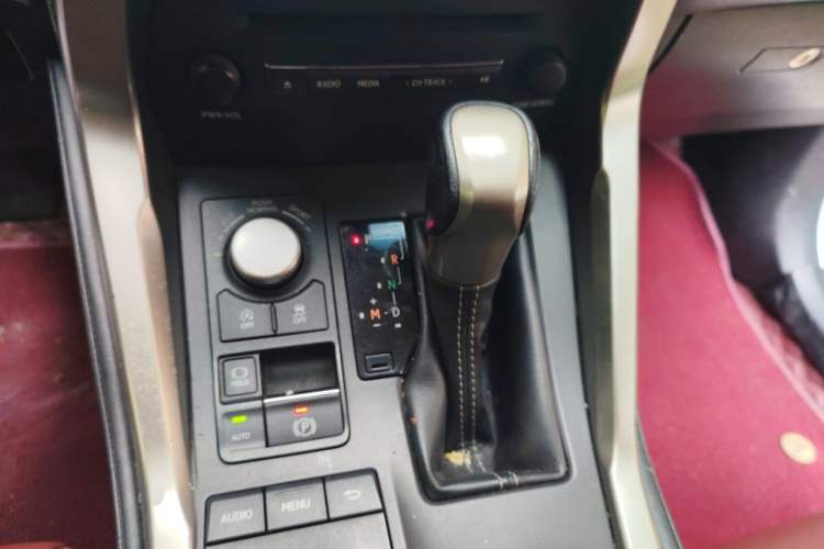 Used Lexus NX 2016 200 All-Wheel Drive FENGSHANG Version Gear Lever