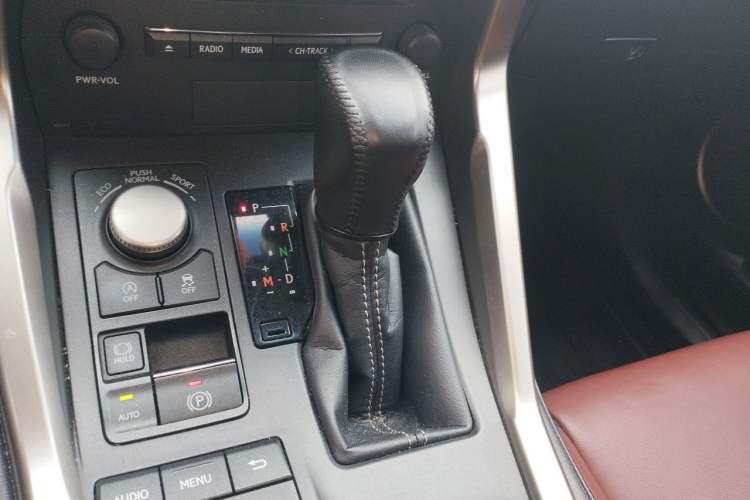 Used Lexus NX 2016 200 All-Wheel Drive FENGSHANG Version Gear Lever