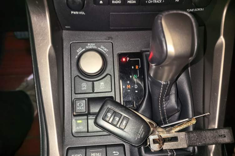 Used Lexus NX 2016 200 All-Wheel Drive FENGSHANG Version Gear Lever