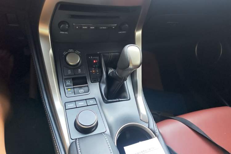 Used Lexus NX 2016 200 All-Wheel Drive FENGSHANG Version Gear Lever