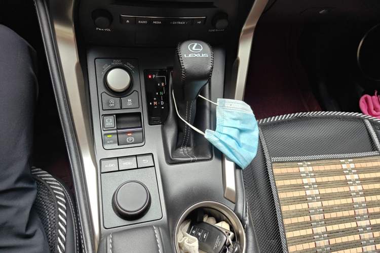 Used Lexus NX 2016 200 All-Wheel Drive FENGSHANG Version Gear Lever