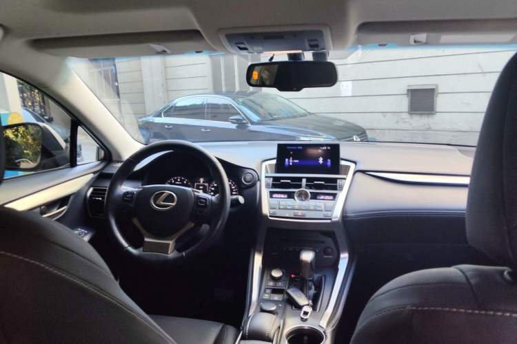 Used Lexus NX 2016 200 All-Wheel Drive FENGSHANG Version Headliner