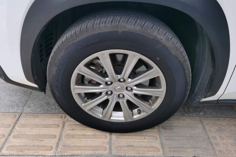 Used Lexus NX 2016 200 All-Wheel Drive FENGSHANG Version Left Front Wheel Hub