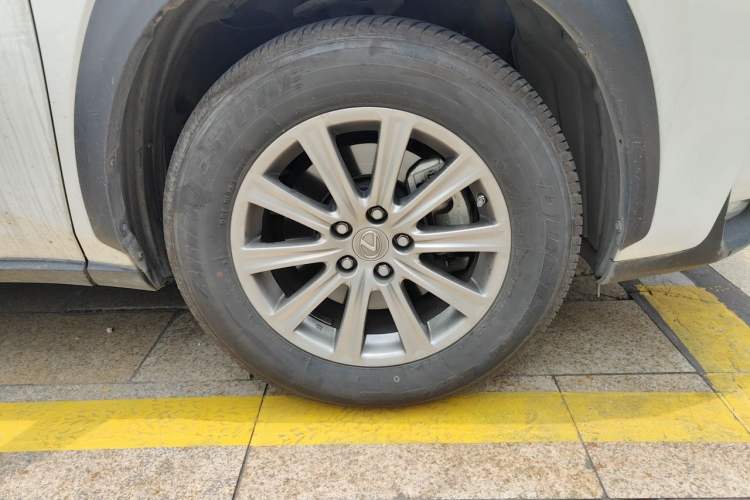 Used Lexus NX 2016 200 All-Wheel Drive FENGSHANG Version Right Front Wheel Hub