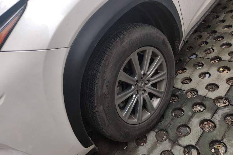 Used Lexus NX 2016 200 All-Wheel Drive FENGSHANG Version Right Front Wheel Hub