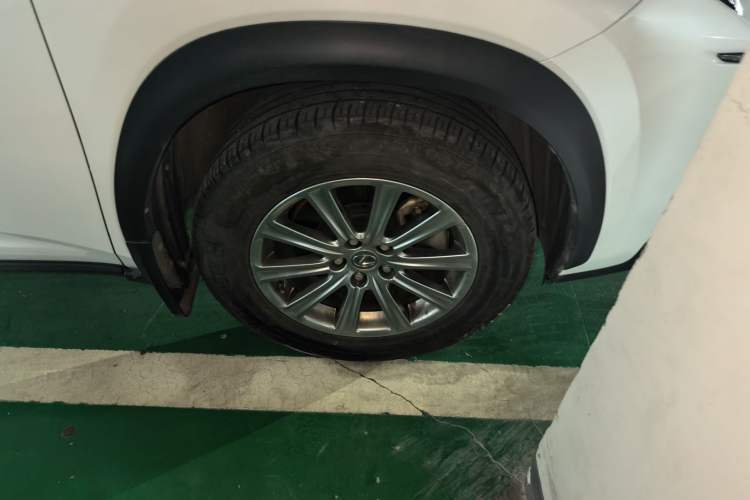 Used Lexus NX 2016 200 All-Wheel Drive FENGSHANG Version Right Front Wheel Hub