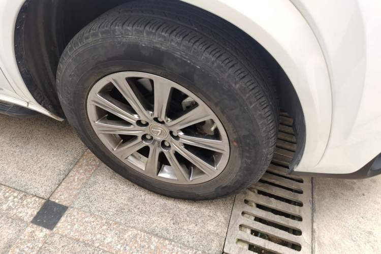 Used Lexus NX 2016 200 Special Limited Edition Right Front Wheel Hub