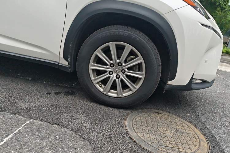 Used Lexus NX 2016 200 All-Wheel Drive FENGSHANG Version Right Front Wheel Hub