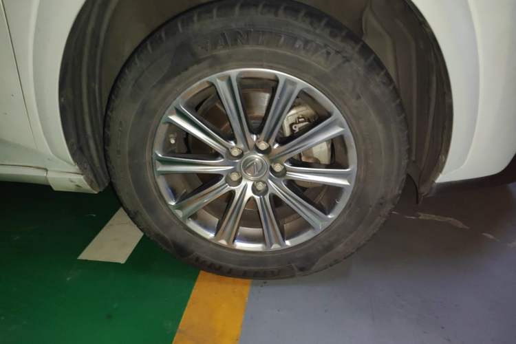 Used Lexus NX 2016 200 Special Limited Edition Right Front Wheel Hub