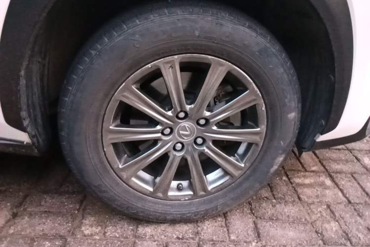 Used Lexus NX 2016 200 Special Limited Edition Right Front Wheel Hub
