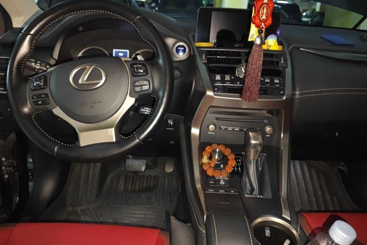 Used Lexus NX 2017 300h Front-Drive FENGSHANG Edition Center Console