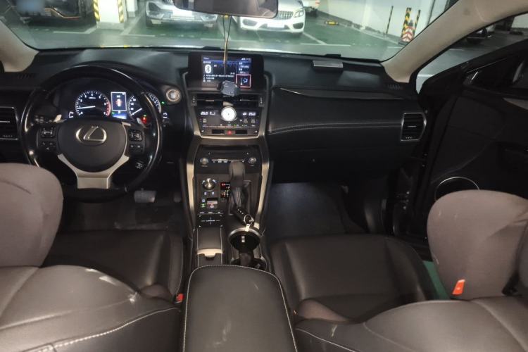 Used Lexus NX 2017 300 Front-Wheel-Drive Limited Edition Center Console