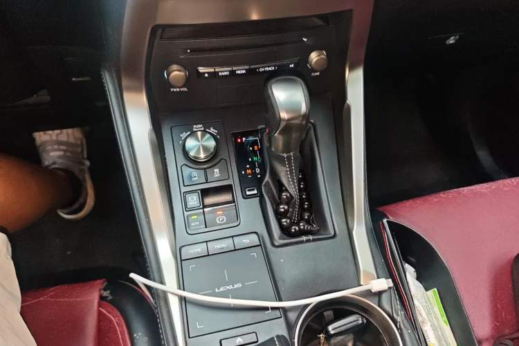 Used Lexus NX 2017 200 Front-Wheel-Drive X-Trail SE Edition Gear Lever