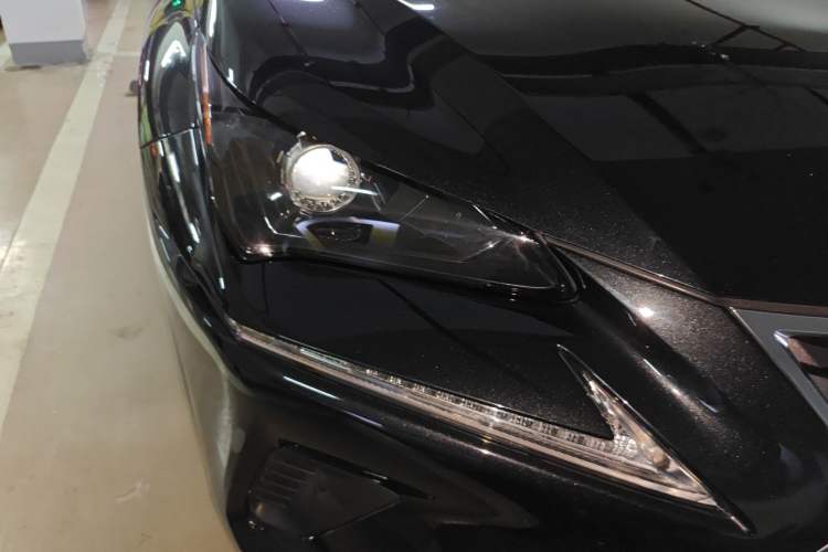 Used Lexus NX 2017 300h Front-Drive FENGSHANG Edition Right Front Headlight