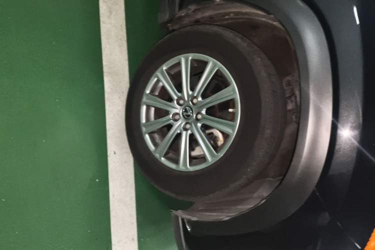 Used Lexus NX 2017 300 Front-Wheel-Drive Limited Edition Right Front Wheel Hub