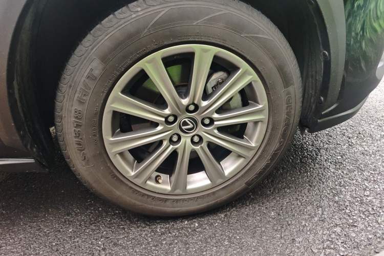 Used Lexus NX 2017 200 Front-Wheel-Drive X-Trail SE Edition Right Front Wheel Hub