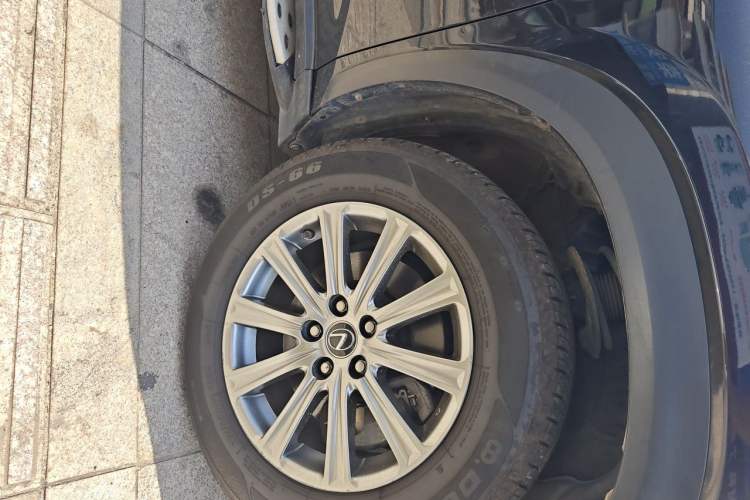 Used Lexus NX 2017 300 Front-Wheel-Drive Limited Edition Right Front Wheel Hub