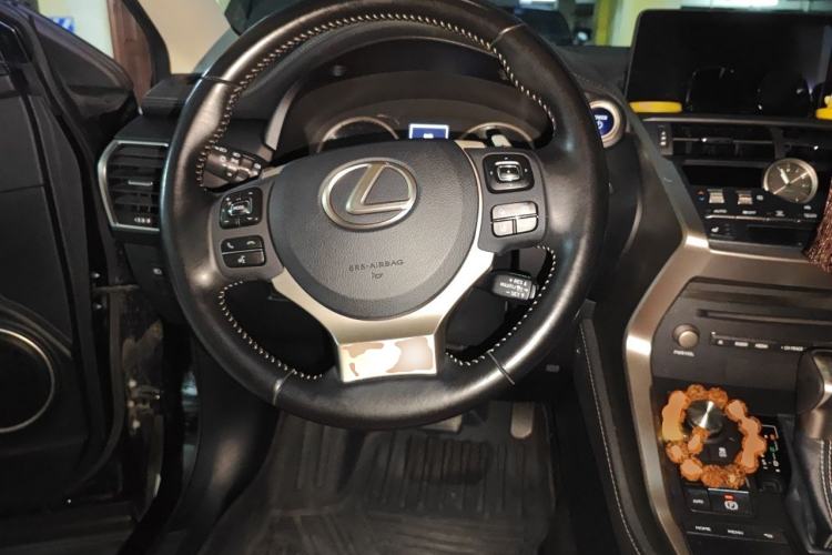 Used Lexus NX 2017 300h Front-Drive FENGSHANG Edition Steering Wheel
