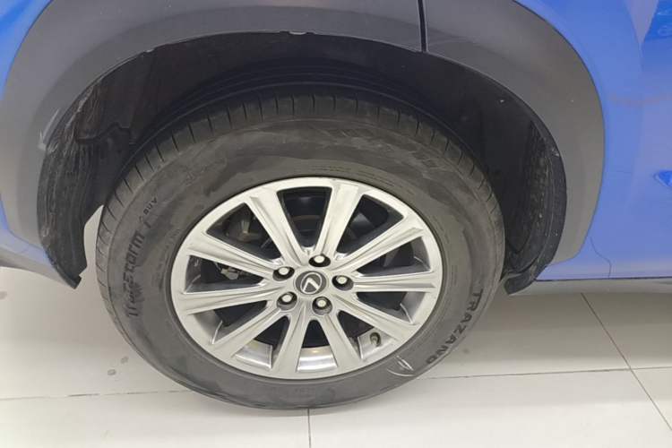 Used Lexus NX 2017 300 Front-Wheel-Drive Limited Edition Exterior 5