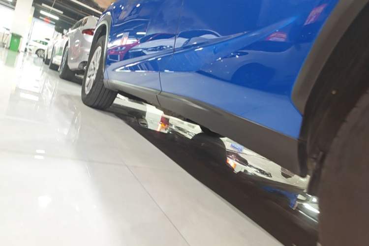 Used Lexus NX 2017 300 Front-Wheel-Drive Limited Edition Left Side Sill