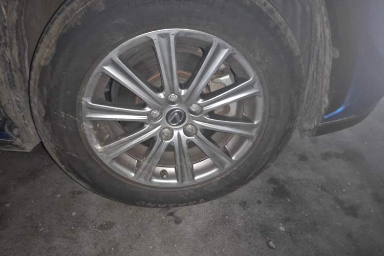 Used Lexus NX 2017 300 Front-Wheel-Drive Limited Edition Right Front Wheel Hub