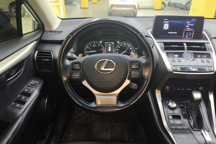 Used Lexus NX 2017 300 Front-Wheel-Drive Limited Edition Steering Wheel