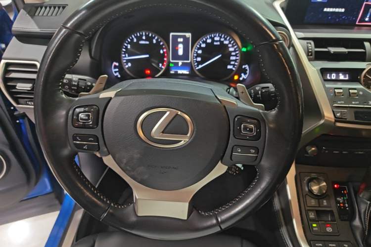 Used Lexus NX 2017 300 Front-Wheel-Drive Limited Edition Steering Wheel