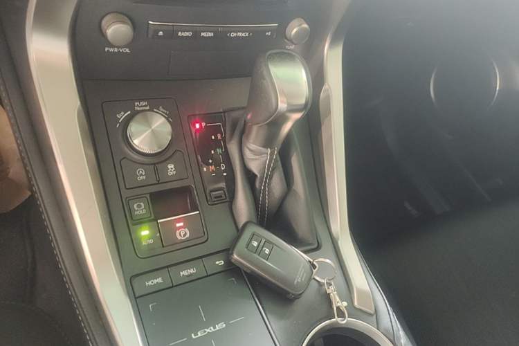 Used Lexus NX 2017 200 Front-Wheel-Drive X-Trail SE Edition Gear Lever