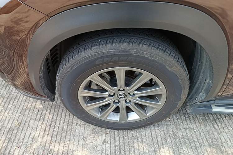 Used Lexus NX 2017 200 Front-Wheel-Drive X-Trail SE Edition Left Front Wheel Hub